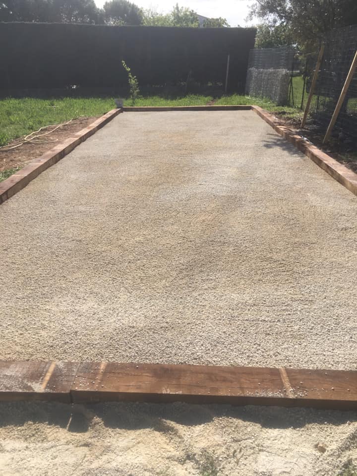 Aménagement extérieur terrain de boule après